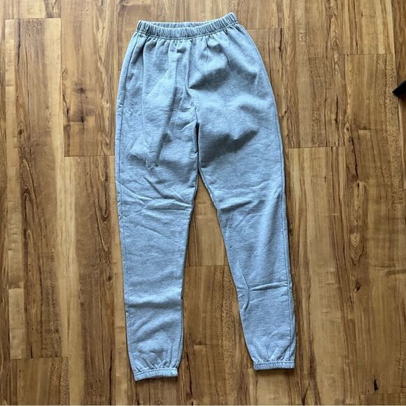 Pretty Little Thing Basic Grey Cuffed Hem Sweatpants Women’s Size 2 Cozy Warm - Picture 3 of 10